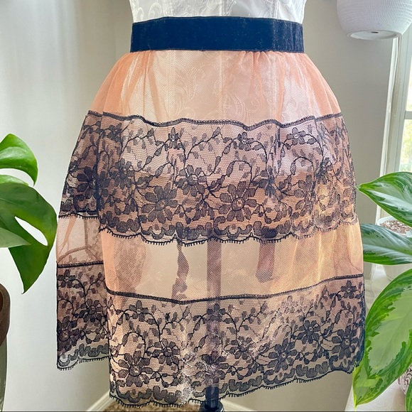 🕯Vintage lace velvet tiered pinup cosplay apron 🕯 - Picture 2 of 5